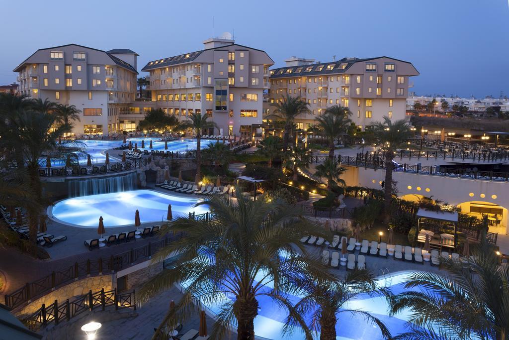 Novum Garden Side Hotel Exterior photo